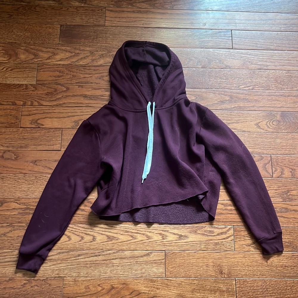Cropped burgundy hoodie